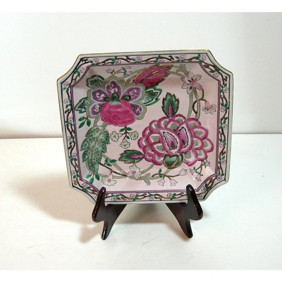Oriental Floral Plates, Collection of Two, Traditional Decor - Picture 6 of 9